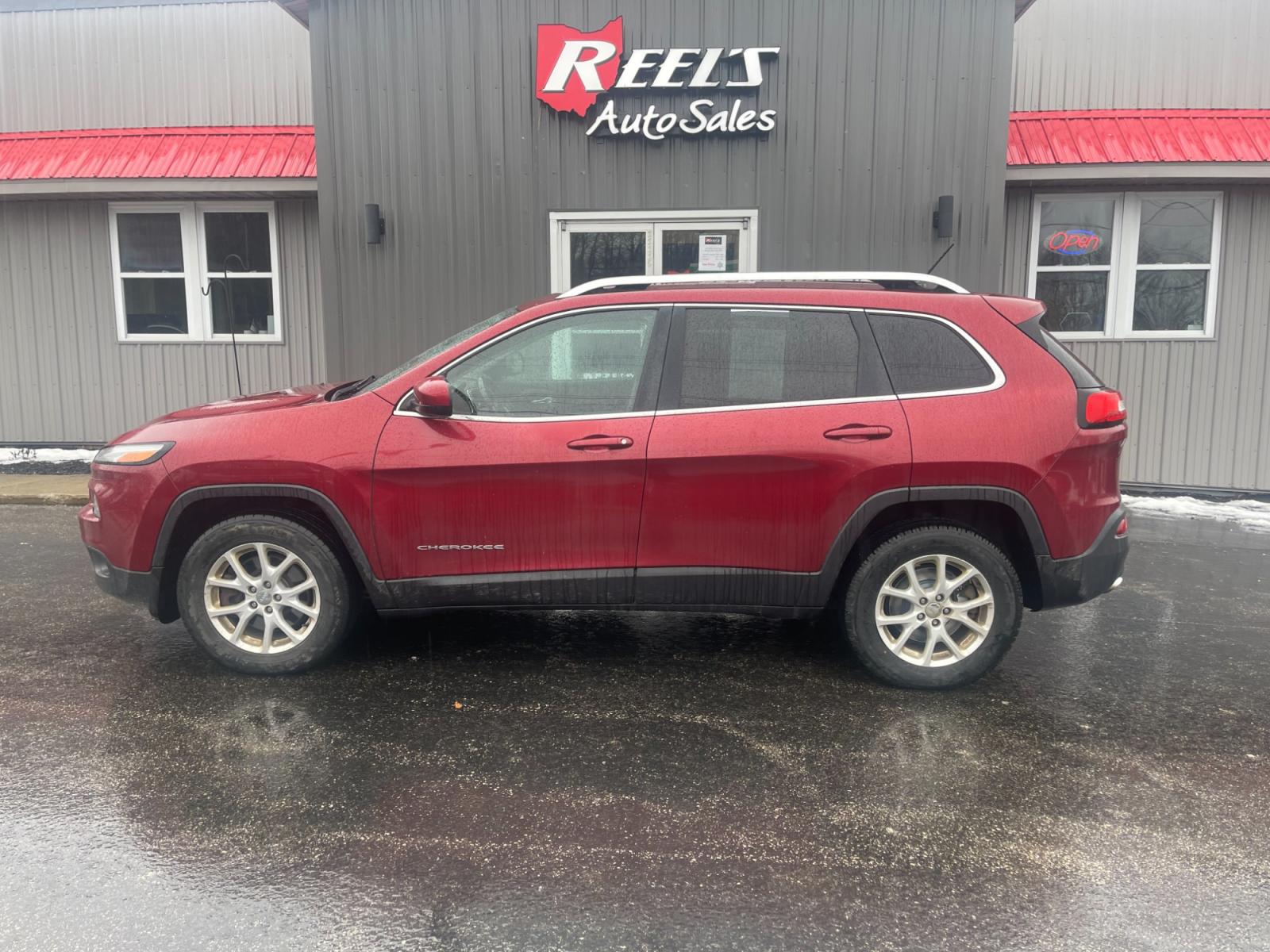 2014 Red /Black Jeep Cherokee Latitude 4WD (1C4PJMCB7EW) with an 2.4L I4 DOHC 16V engine, 9-Speed Automatic transmission, located at 11115 Chardon Rd. , Chardon, OH, 44024, (440) 214-9705, 41.580246, -81.241943 - This 2014 Jeep Cherokee Latitude with 4WD and the 2.4L engine paired with a 9-speed automatic transmission offers a blend of off-road capability and on-road comfort. The Active Drive I system enhances stability and traction in various conditions, while the LED daytime running lights and LED tail lig - Photo #12